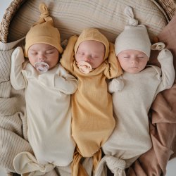 Mushie Baby Beanie hue "Mustard Melange"